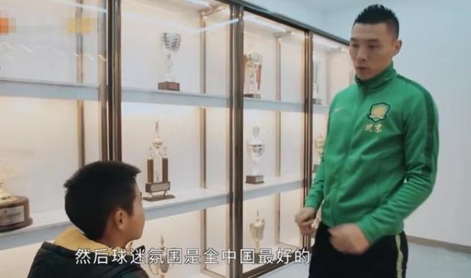 于大宝用脑子顶球,于大宝保护性策应