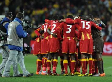 加纳主帅谈苏亚雷斯2010年的手球,苏亚雷斯手球后怎么判的