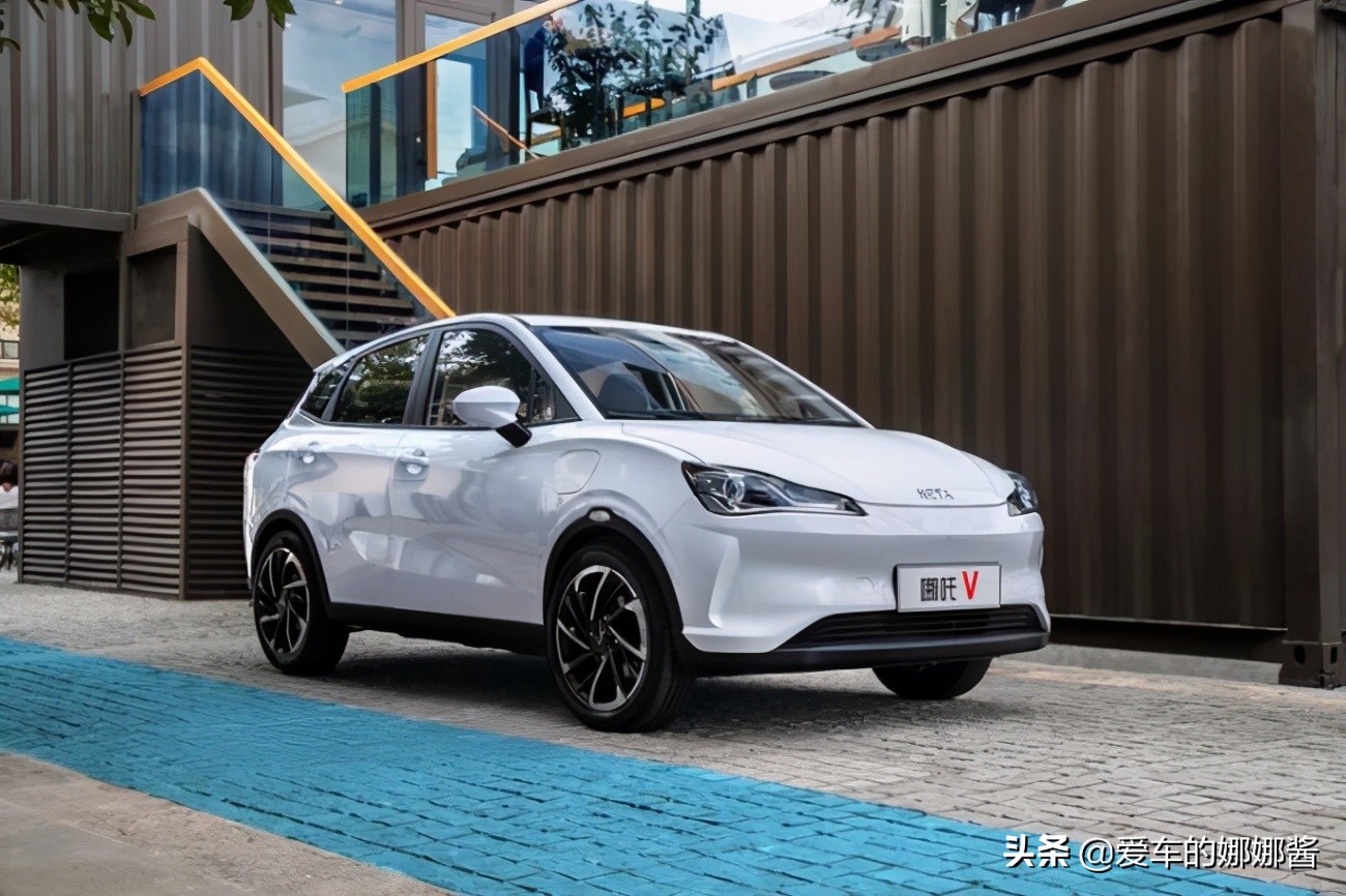 推荐长续航智享版哪吒v购车指南,哪吒v新能源汽车售价多少钱