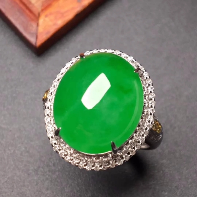 龙石种翡翠就是玻璃种吗,龙石种翡翠与帝王绿翡翠哪种贵