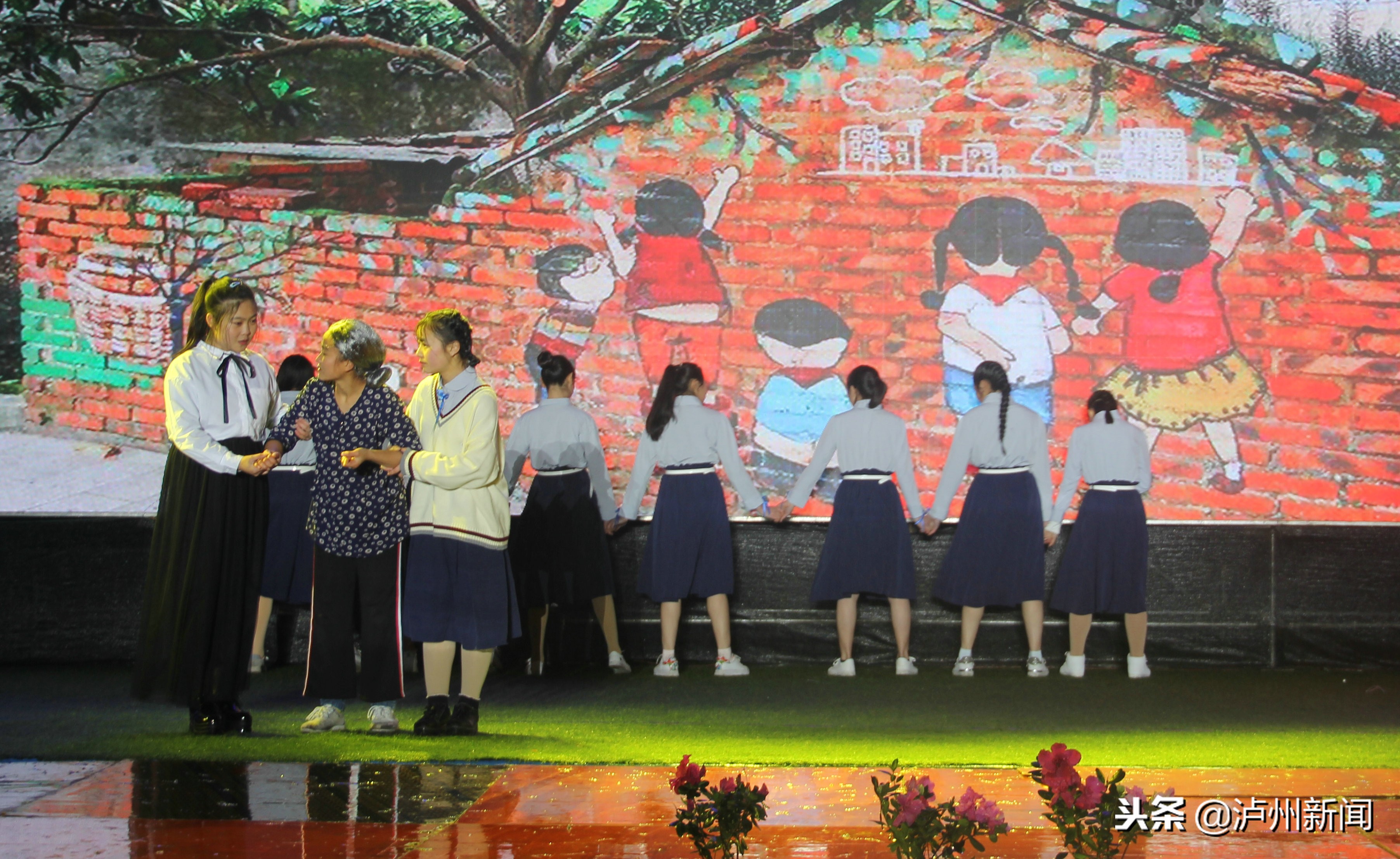 泸县建校2019年迎新年文艺晚会精彩节目引20余万网友围观