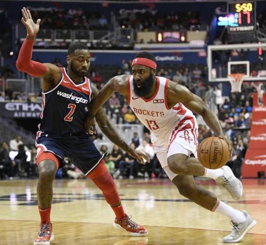 哈登首节22分6助攻火箭单节轰45分,哈登火箭生涯首场比赛37分12助攻