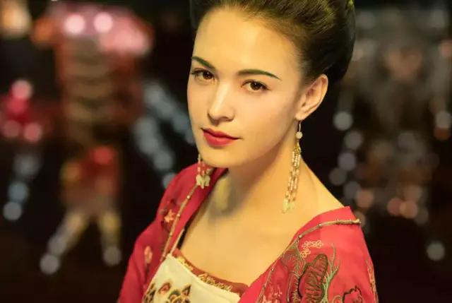 古代四大美女杨玉环的死因,杨玉环的死因真如妖猫传里的吗