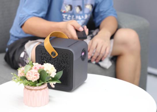 投影仪家用高清超清第一名测评,投影仪家用高清超清4k白天测评