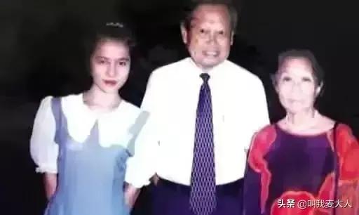 翁帆嫁杨振宁前是否结婚过,翁帆嫁杨振宁的岁数