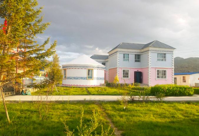 民宿365近期10家大热的极简民宿,西北风格民宿