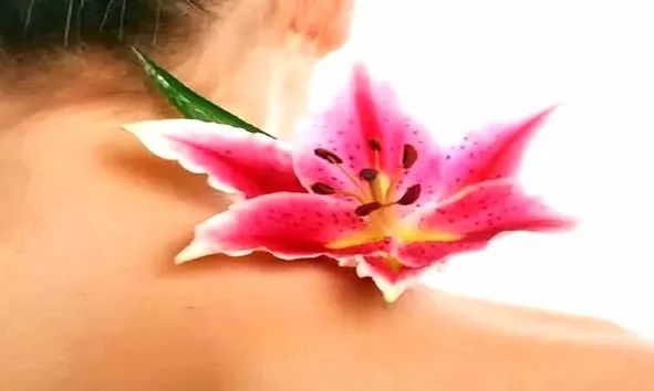 这位中年女士*裤内**常湿透，医生诊断出她患上了癌症