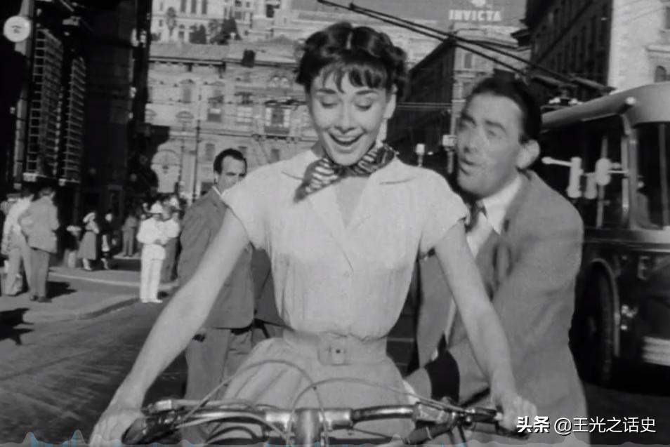 奥黛丽赫本成熟时期电影简介,1953年赫本《罗马假日》