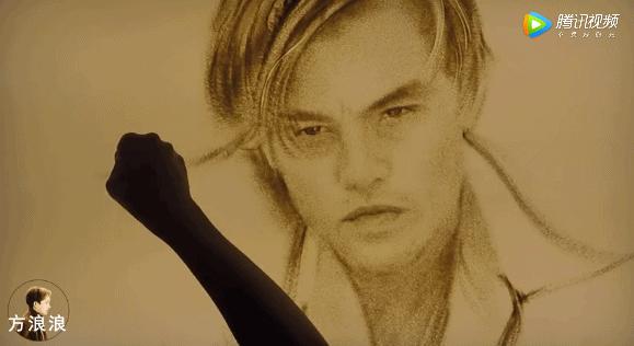 90后小伙手掌画画惊艳众人,神仙手男