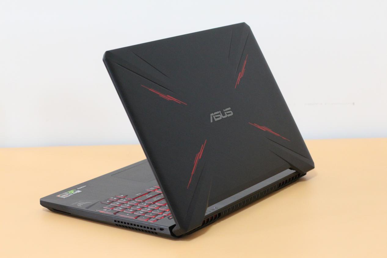 华硕飞行堡垒7锐龙版测评amd,华硕飞行堡垒7amd版本显卡在哪里