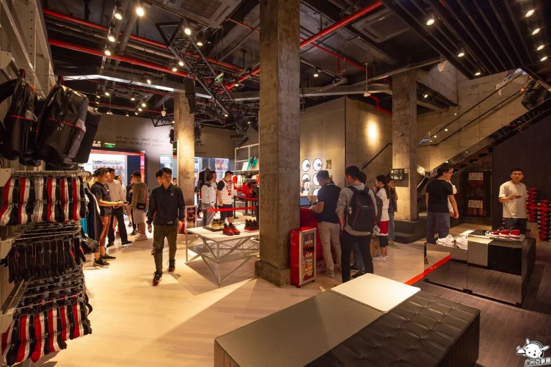 广州最大的AJ旗舰店来了！独栋双层，还有24款限量球鞋...