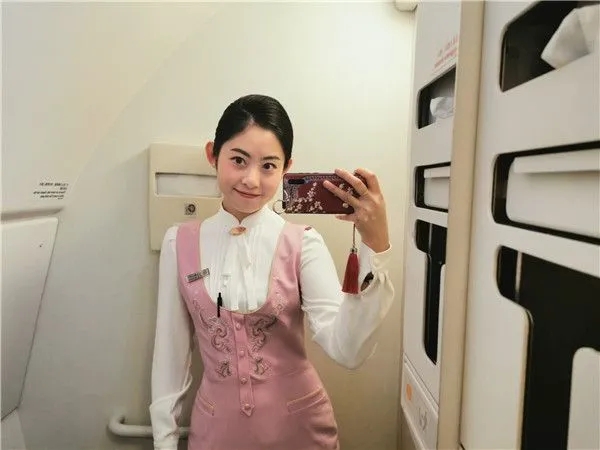 山东铝业职业学院空乘报的人多吗,山东铝业空乘专业礼仪