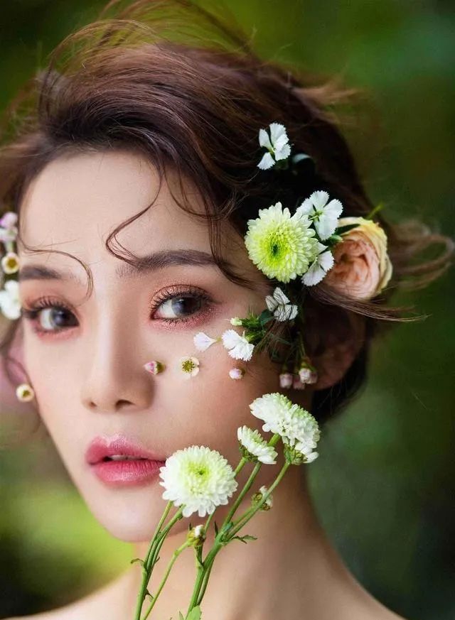 新娘妆容发型图片,新娘妆容教程和简单发型