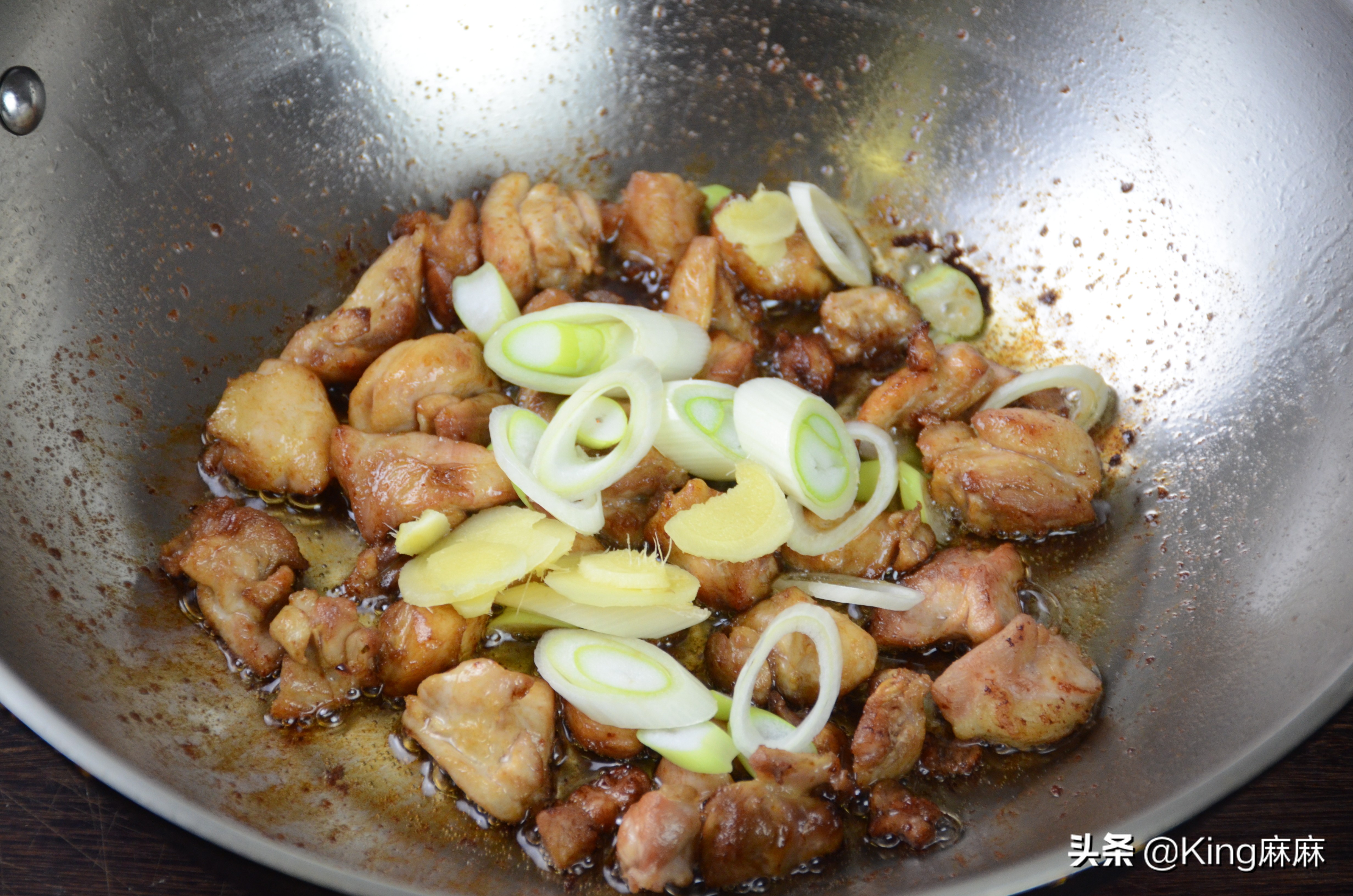 孩子多吃这菜身体健壮个子长得快,季节交替要多给孩子吃这菜