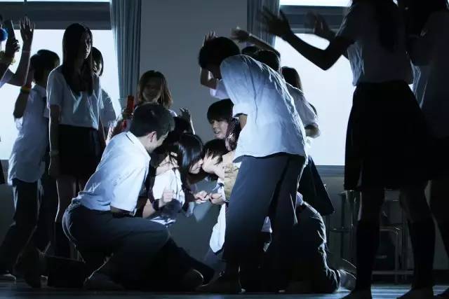笤帚戳*体下**，血流不止、处女膜受损，8岁女童的校园之殇