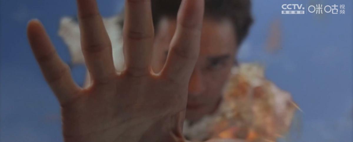 逃学威龙周星驰复习,逃学威龙周星驰戴的什么表