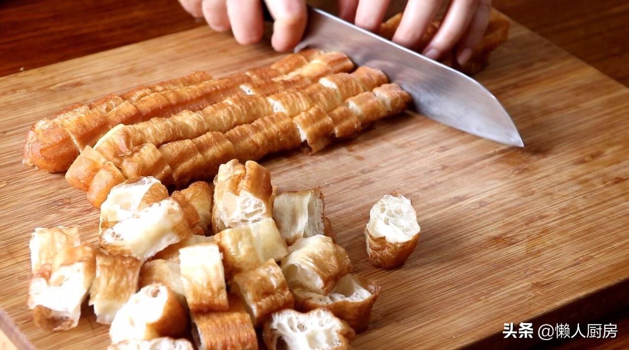 油条的新做法色香味俱全太香了吧,油条的家常做法油条蓬松