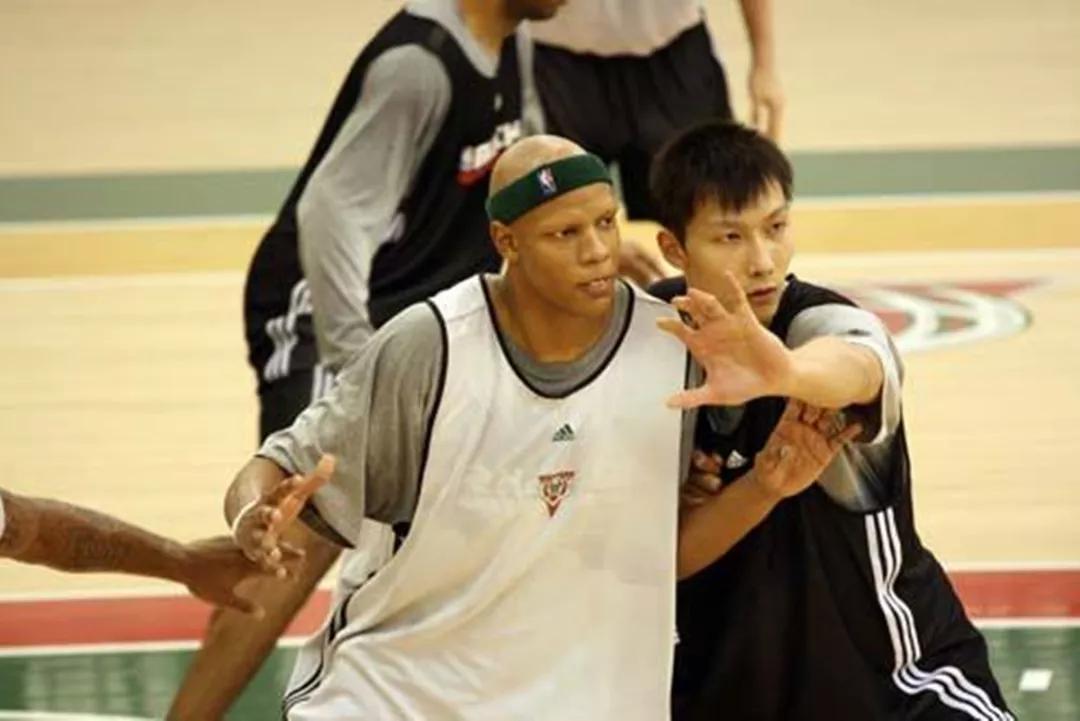 易建联（16年），顶天立地