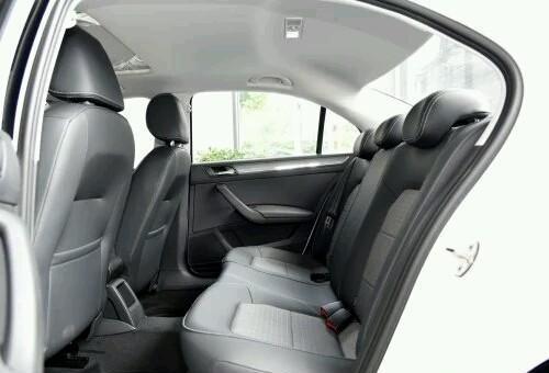 大众桑塔纳风尚版自动挡1.6多少钱,大众桑塔纳1.6手动舒适版2013年款