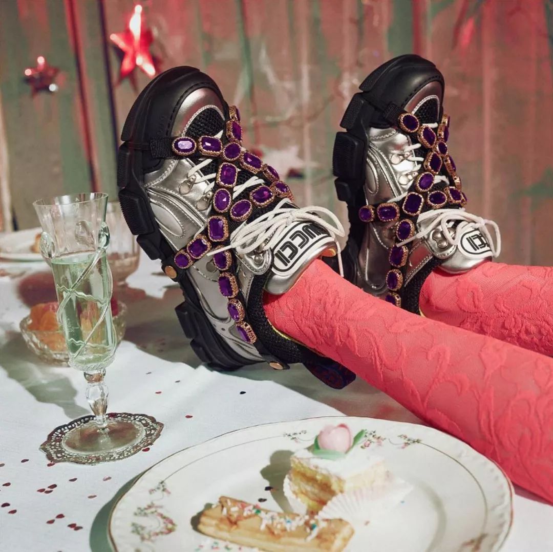 价格上万的袜子,价格上千的袜子