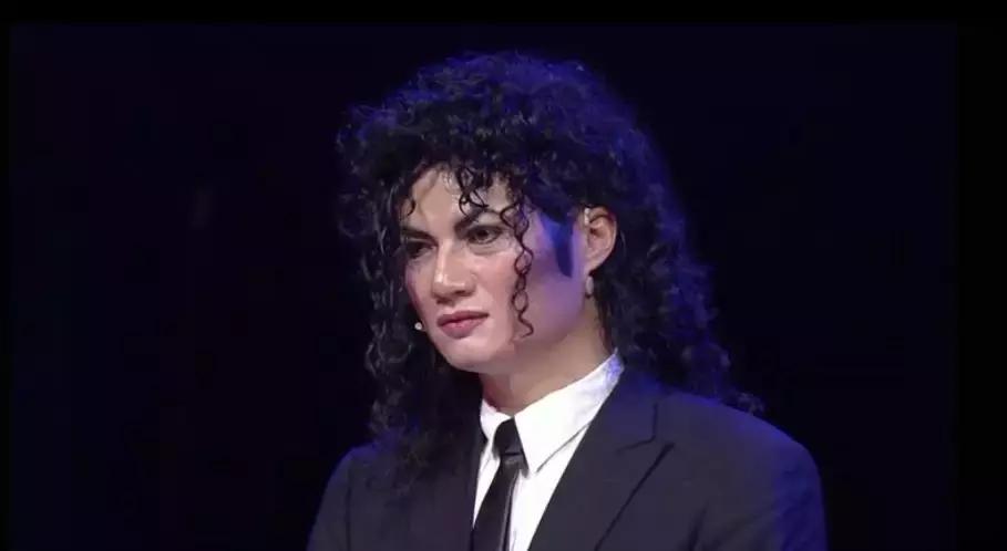 堪比当年的迈克尔杰克逊,迈克尔杰克逊巅峰长相