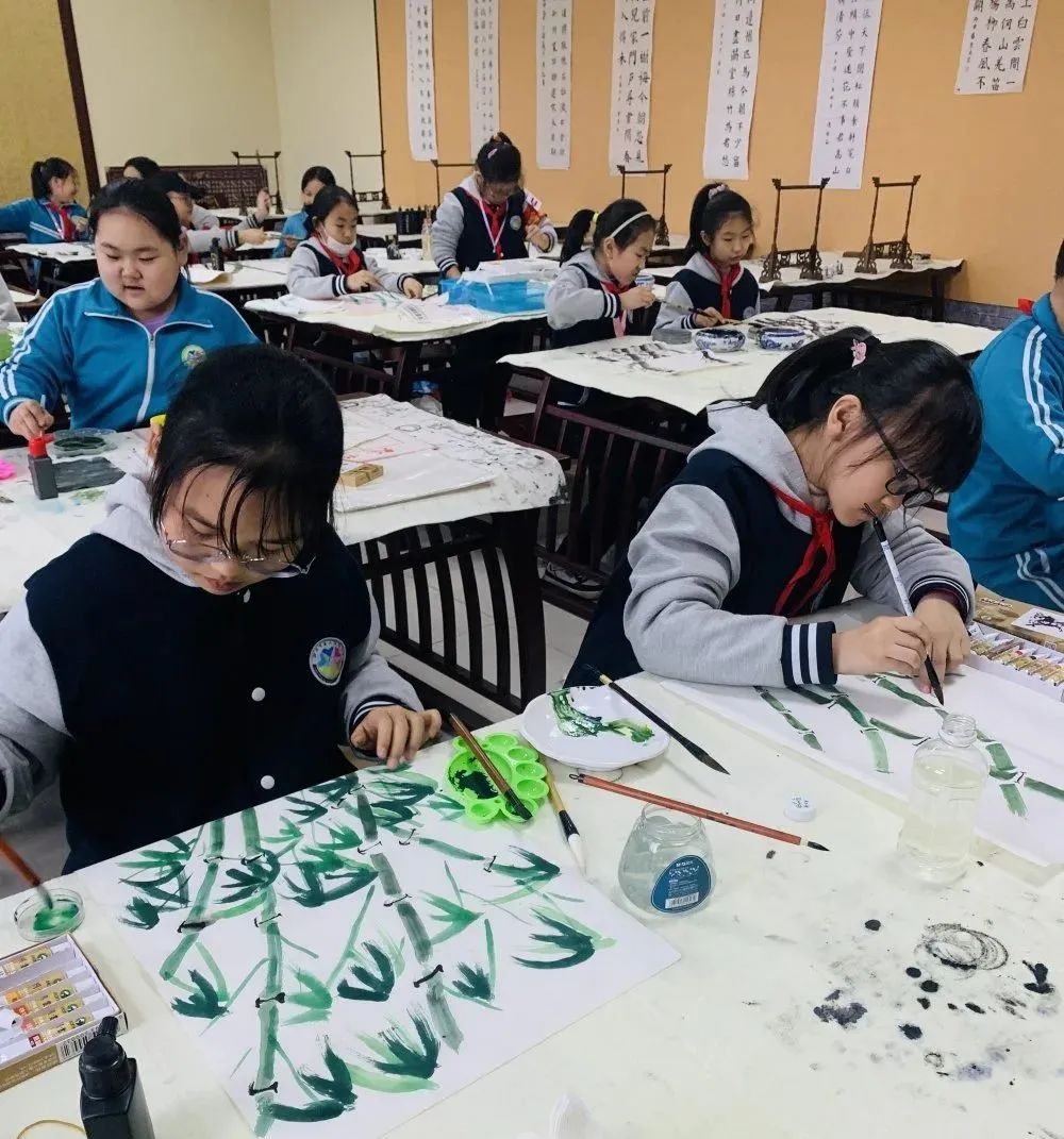 小学有特点的社团活动课,胶州市第六实验小学运动会
