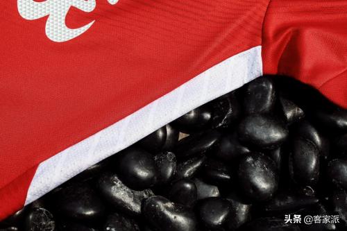 足球新换球衣的球队,中国客家足球俱乐部