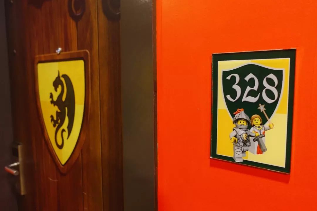 整个房间全拼上乐高是什么感受,现实中的乐高世界