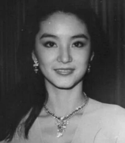 太阳穴凹陷颧弓外扩怎么画眉毛,太阳穴凹陷颧弓突出明显怎么化妆