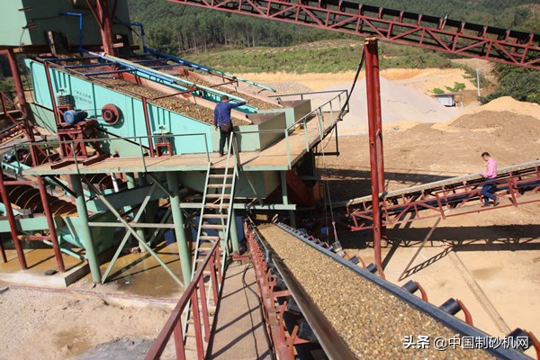 石头打沙子设备多少钱一台,石头打沙子全套设备
