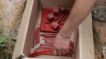 中国老爷爷给孙子做的神奇玩具,老外看中国爷爷给孙子做玩具