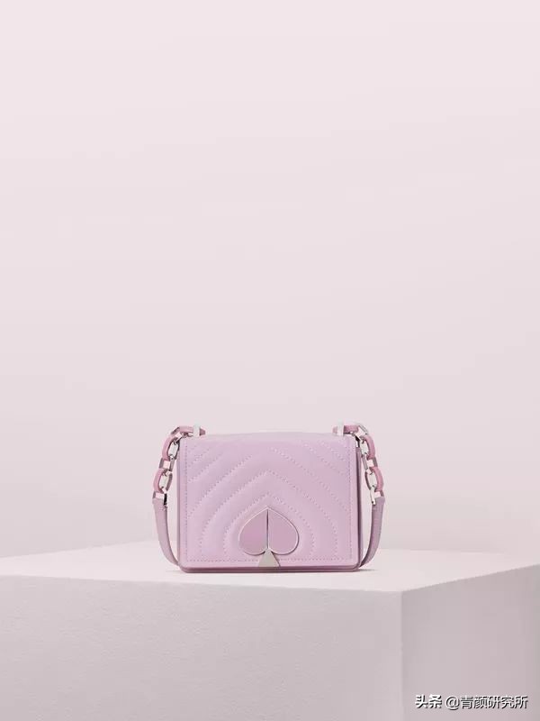 轻奢小众包包种草好看高级不撞款,比较小众的轻奢包包品牌