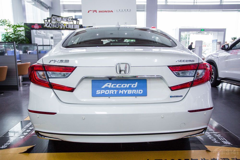 雅阁1.5t和君威1.5对比测试,动力不俗兼顾家用君威gs简评