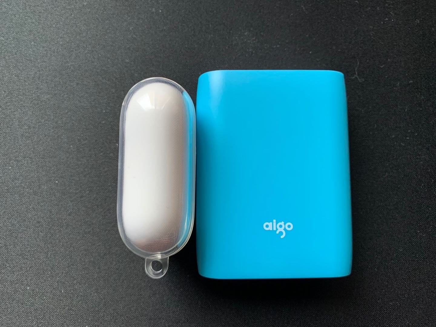 爱国者aigoyogom100静音版,aigo爱国者小巧10000移动电源