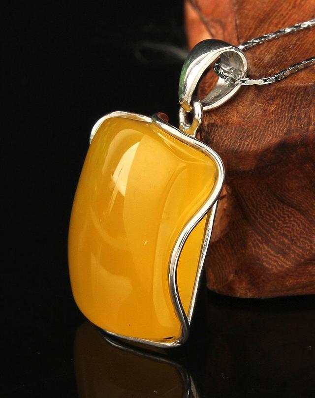 文玩蜜蜡鉴别方法,蜜蜡鉴别真假方法大揭秘