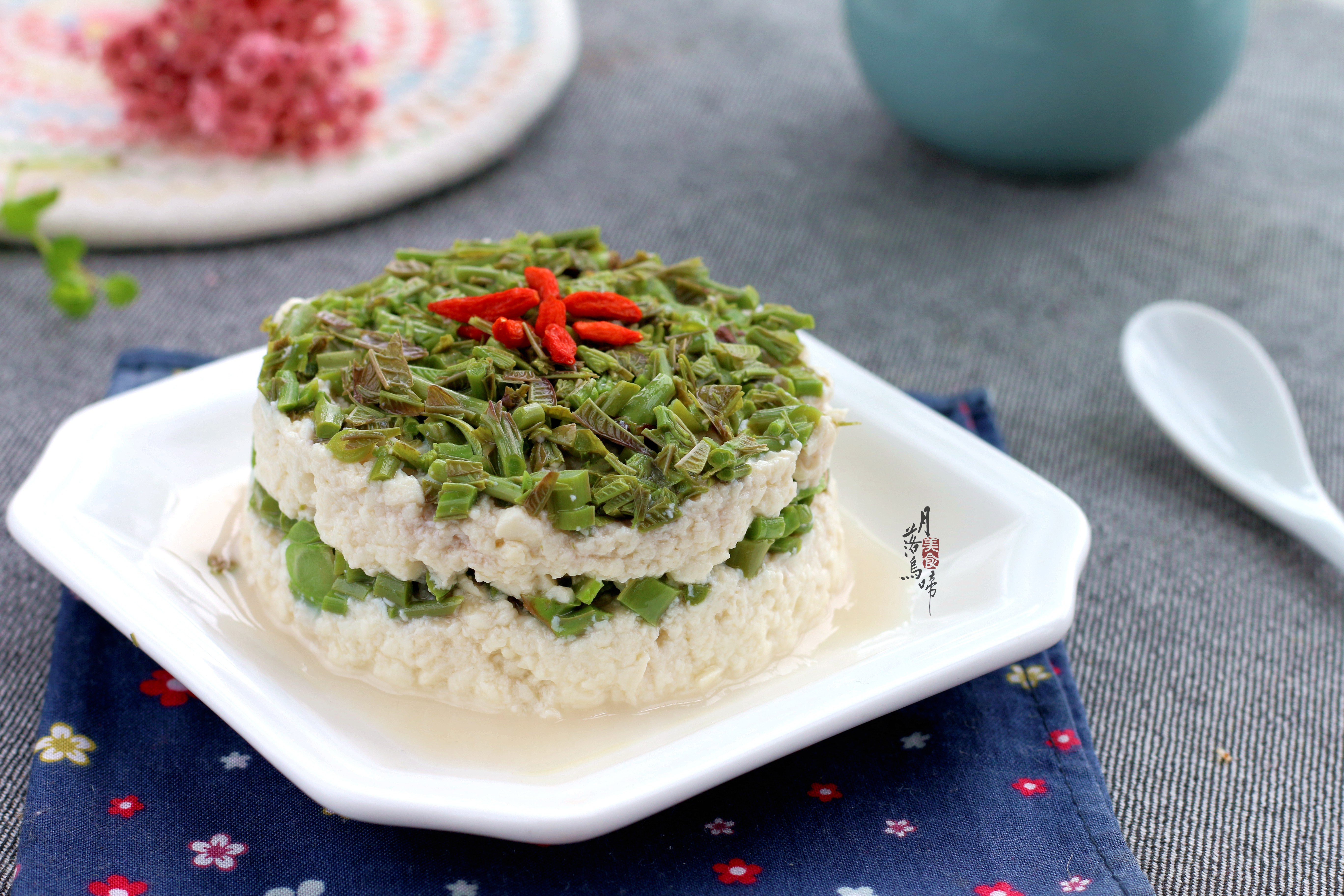 香椿炒鸡蛋香椿用不用炒一下,香椿和什么炒好吃呢