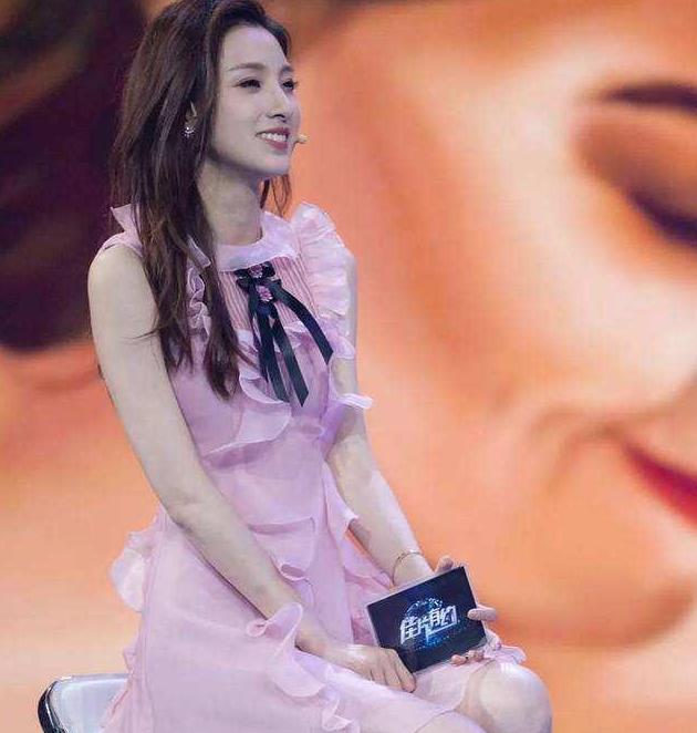 马凡舒：央视最美女主持，堪比王冰冰，被誉为“董卿接班人”