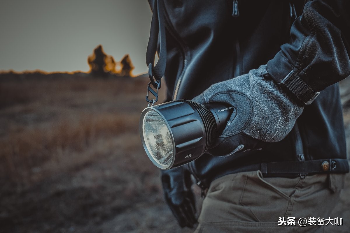 纳丽德圣火30手电筒适合户外吗,纳丽德圣火10手电筒怎么样