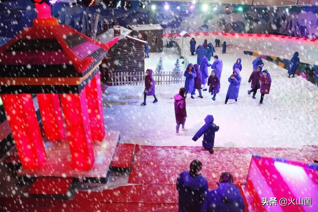 逃离高温“熔炉”，南方的夏天就该玩雪