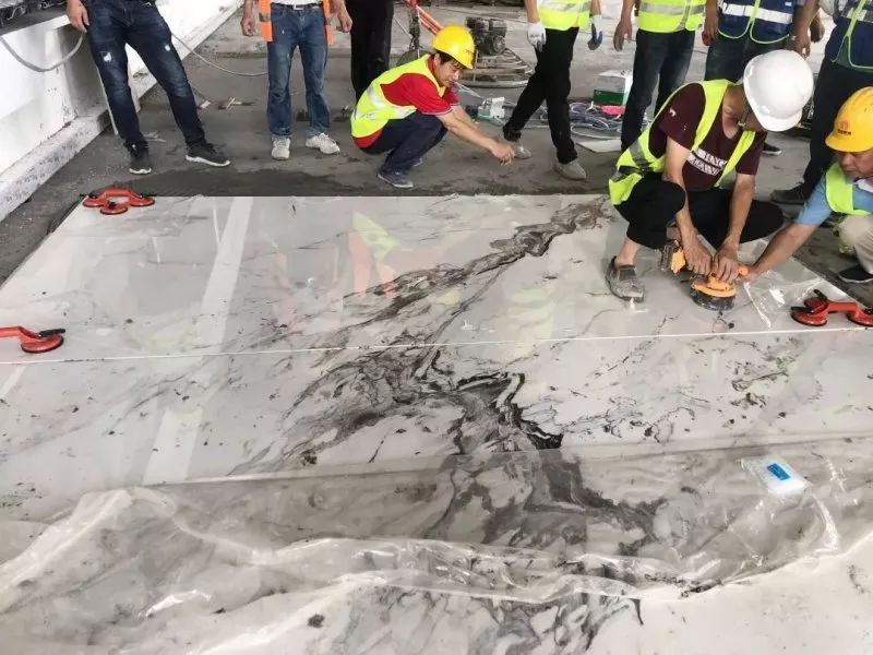 新式的岩板浴室柜物美价廉,最新浴室岩板柜