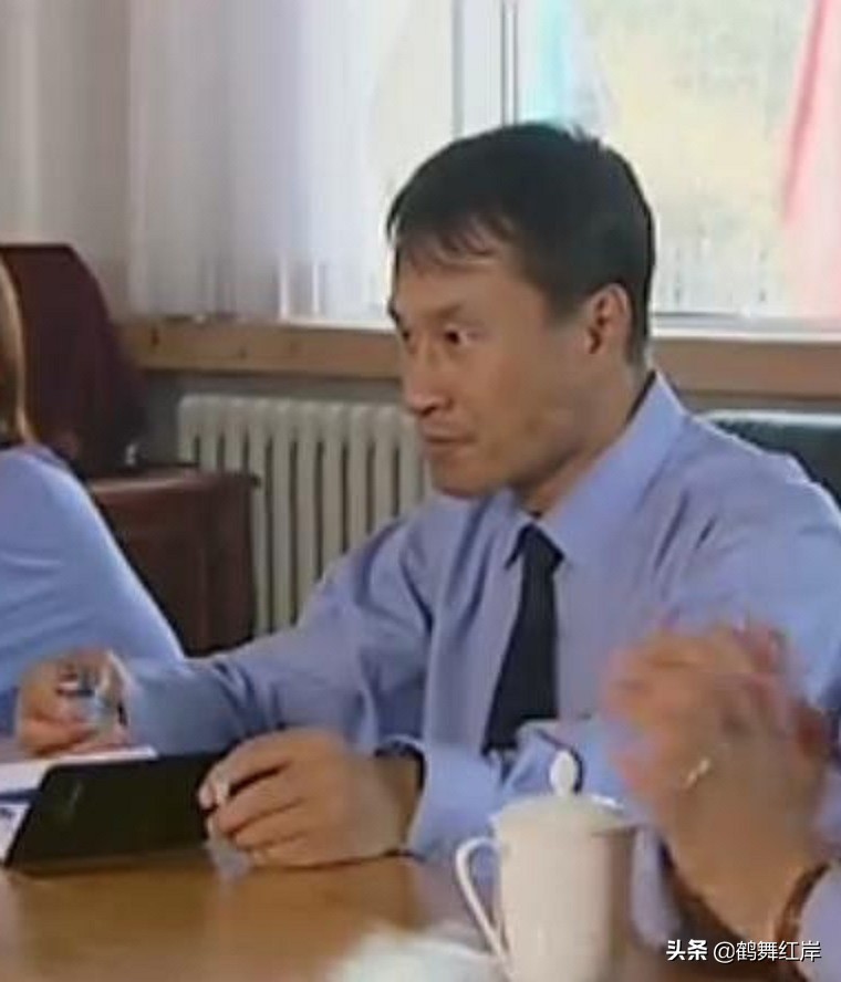 乡爱16大脚的剧情,乡爱长贵大脚大结局