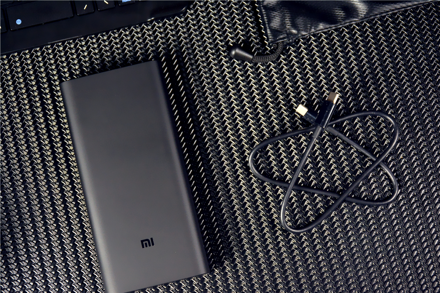 小米充电宝10000和20000哪个好,小米充电宝20000毫安给笔记本充电