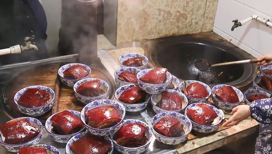 无锡特点小店，108元一块限量100块，美女老板因没有传人而发愁