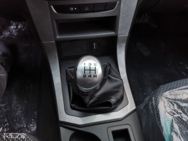 福田小货郎皮卡评测,福田小货郎皮卡和长安神骐f30对比