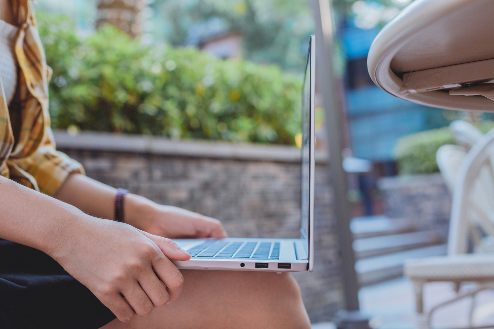 光荣16.1寸笔记本有多大,光荣16.1寸笔记本入门