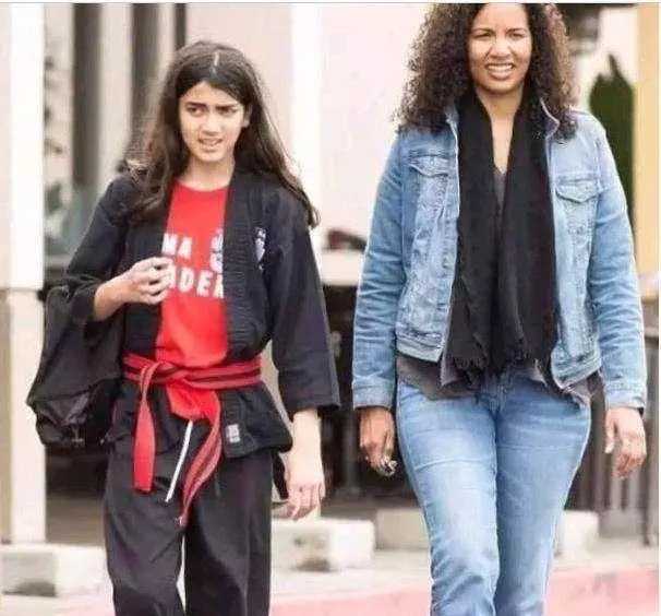 迈克尔杰克逊三子女现状,大儿子已得遗传病,为何三子女都没黑人