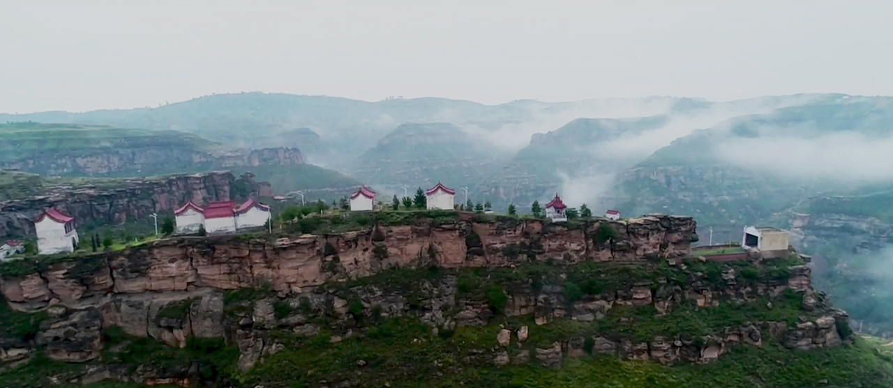 云雾缭绕老君山,云雾缭绕白云观