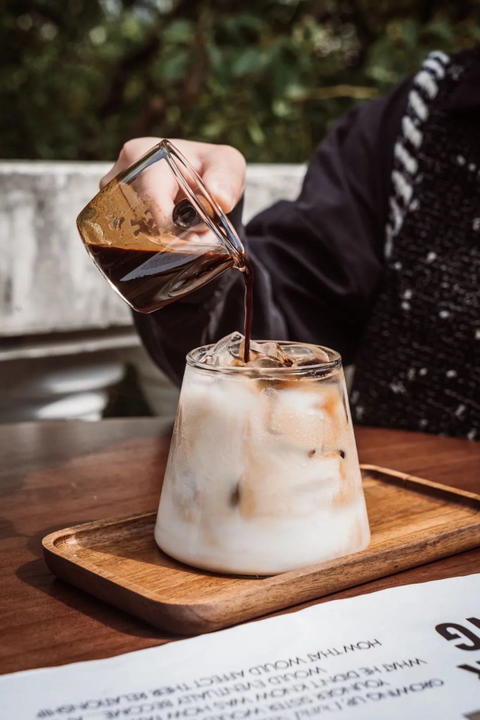 广州猫屎咖啡沙面1号店的咖啡师,沙面猫屎咖啡必打卡之地