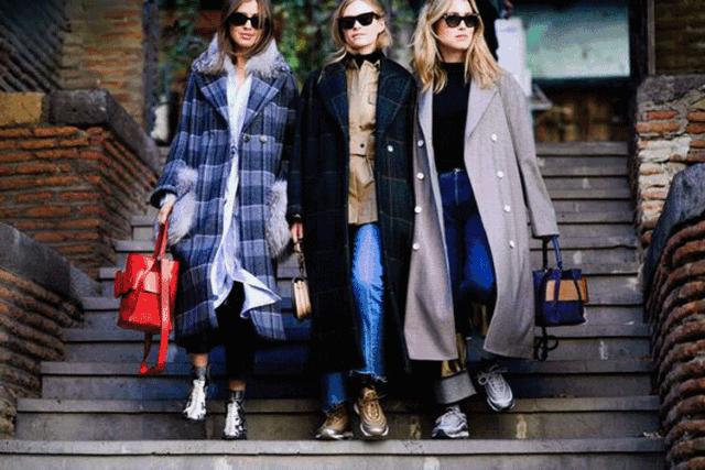 比较轻而且回弹和减震都不错的鞋,又软又帅又减震的鞋子推荐