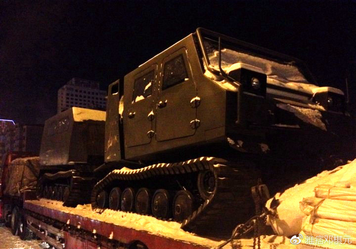 铰接式履带全地形车,中国最新款蟒式履带军用全地形车